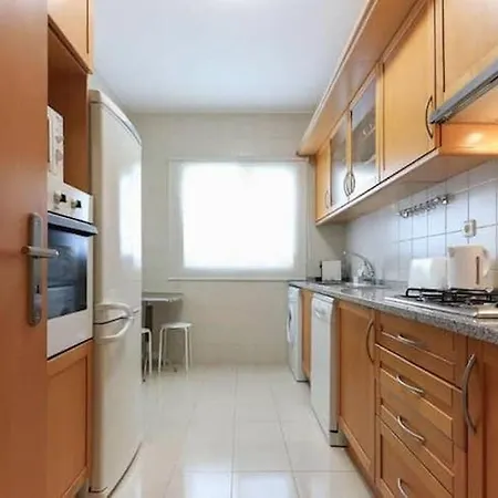Апартаменты Parque Nacoes Flat W Parking Лиссабон