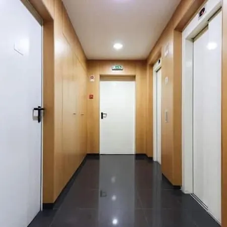 Parque Nacoes Flat W Parking Лиссабон